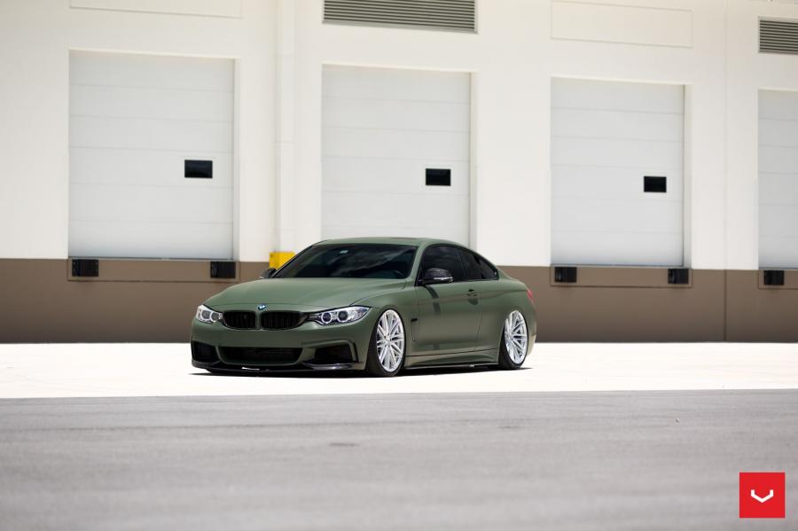  BMW M4 Coupe on Vossen Wheels (VFS4) 2017 года  (фото 13 из 46)